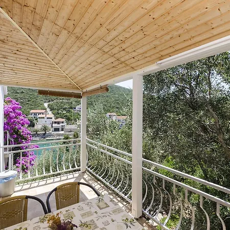 Apartament Dinko *